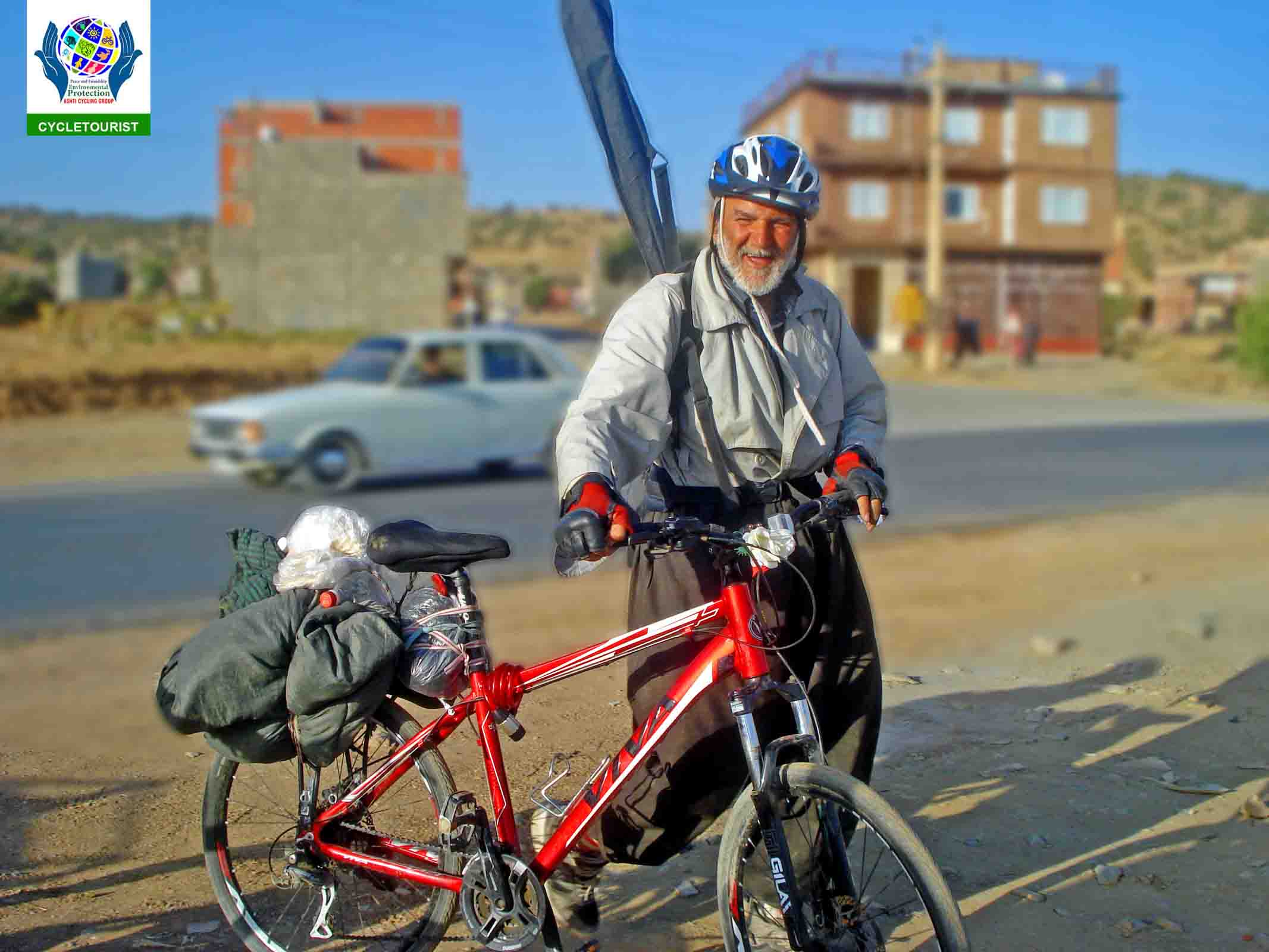 Mr ."A`alem Habibi Shiraz" 60-year-old cyclist tourists - From Iran to Armenia 2000 km